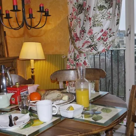 Chambres D'hotes Chez Berenice Bed & Breakfast *